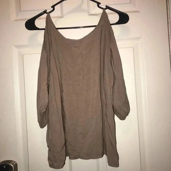 Button Down☑️ - Picture 4 of 7